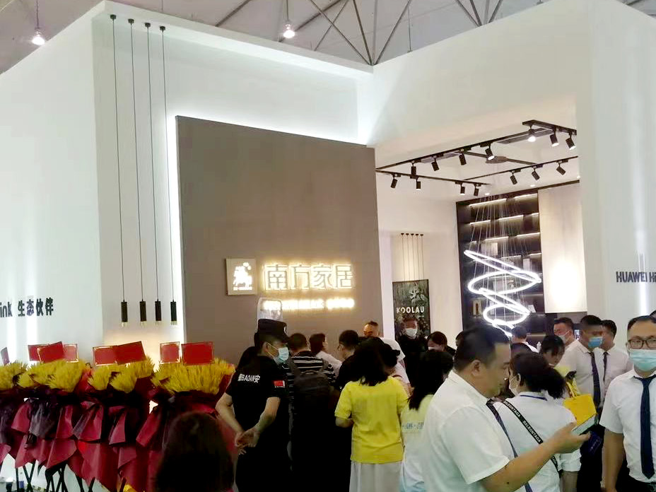 教你如何用小预算搭建出效果不错的展台!